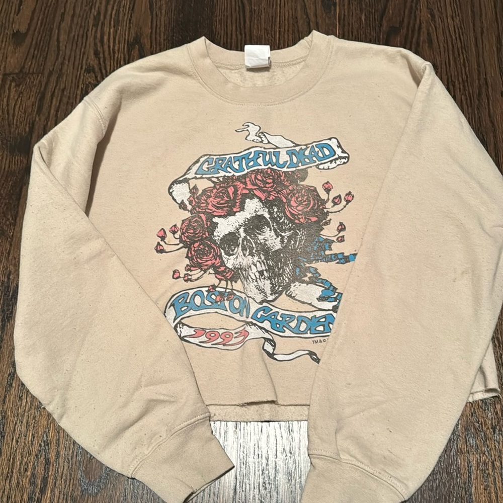 Grateful dead sweatshirt (junk food tees)